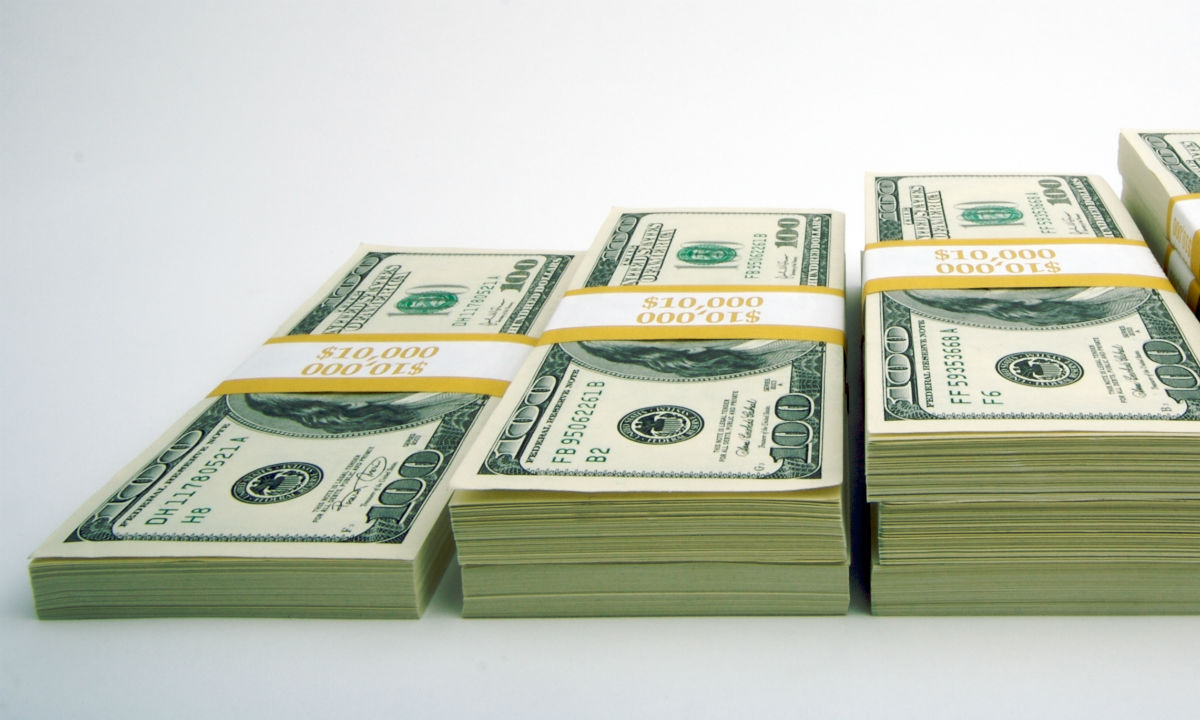 Principal Pay: Superintendents Punt on Possible Solution